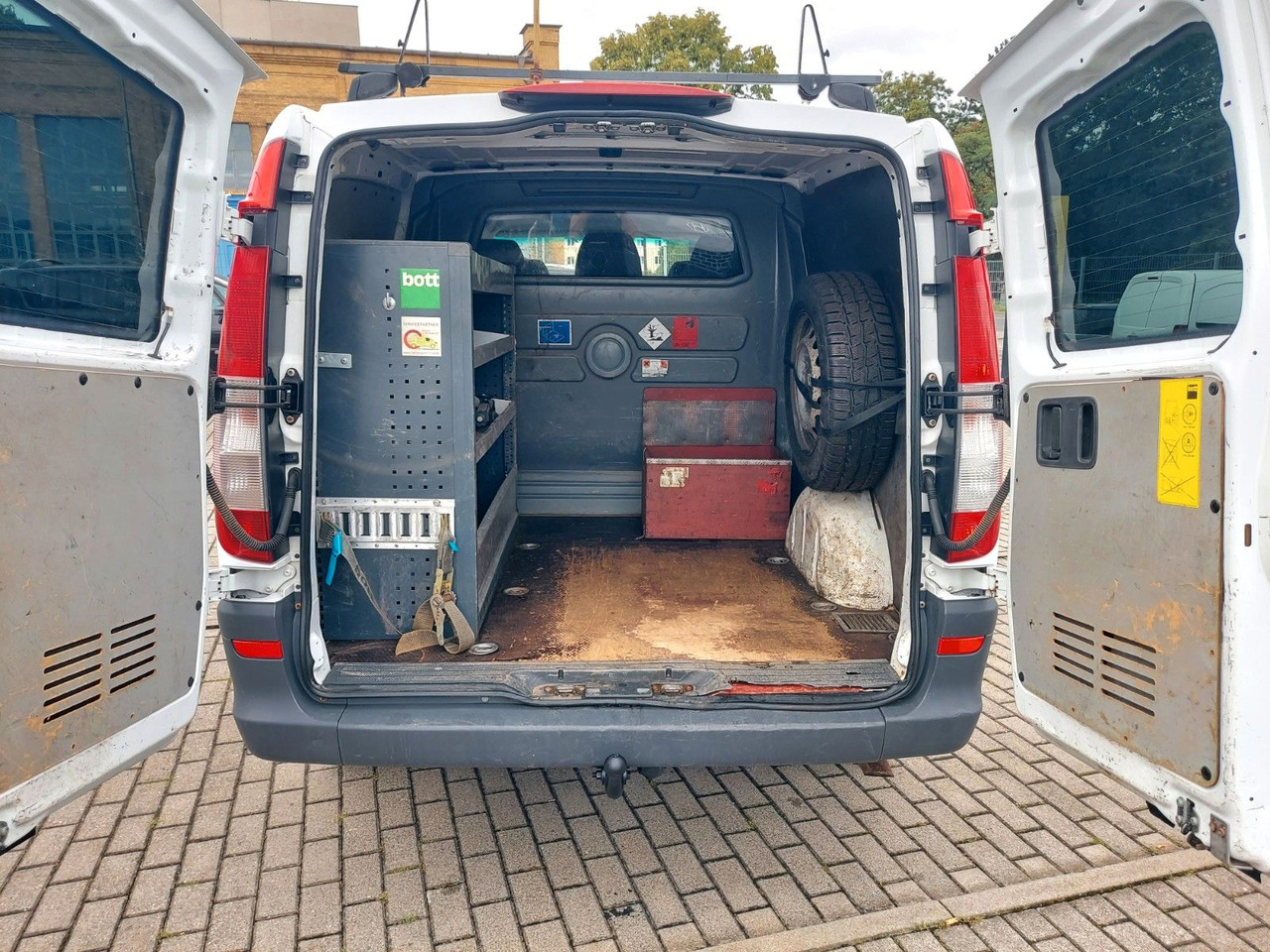 Лизинг на  Mercedes-Benz Vito Mixto 4x4 116 extralang Automatik 5 Sitze Mercedes-Benz Vito Mixto 4x4 116 extralang Automatik 5 Sitze: снимка 7