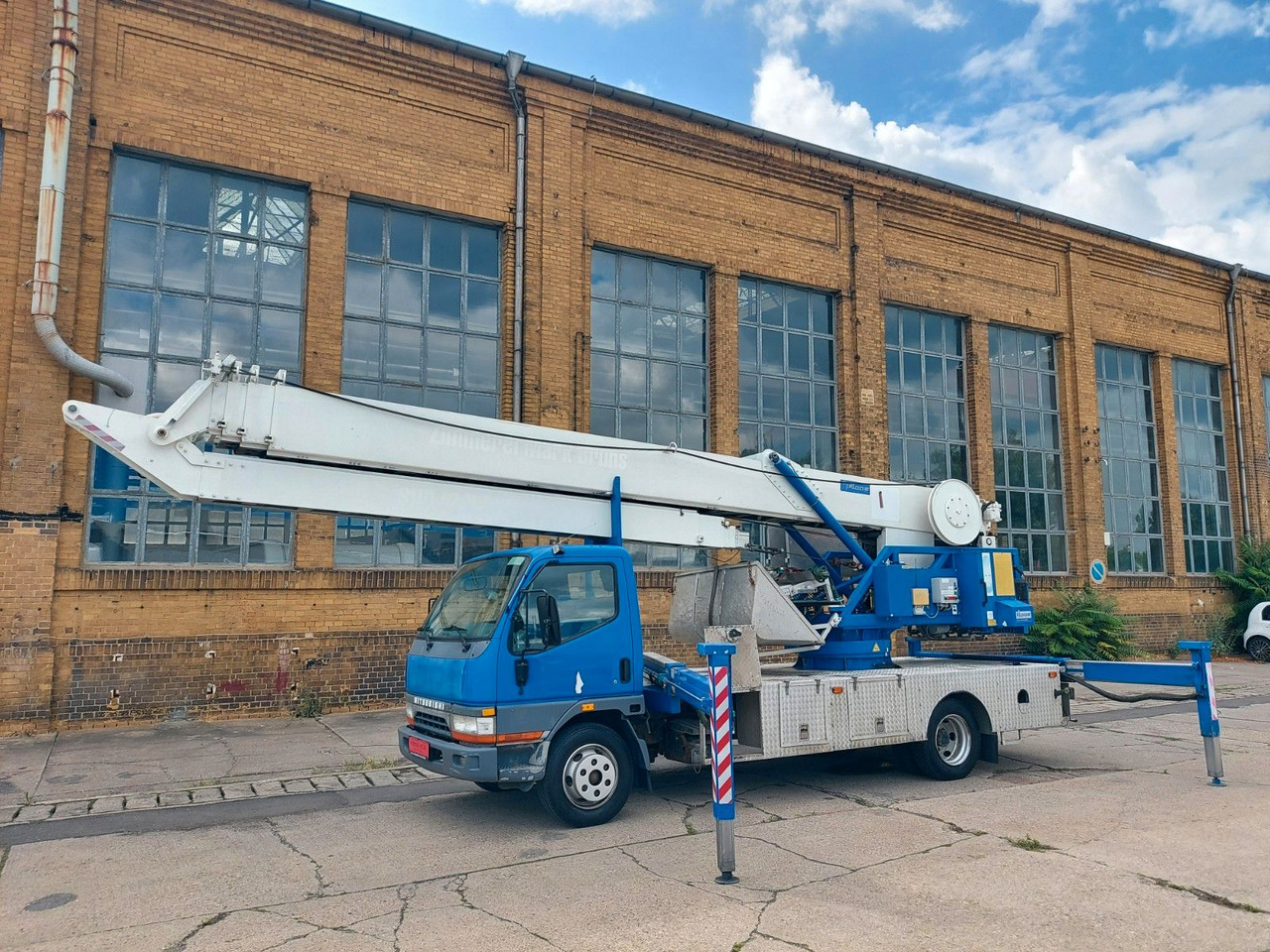 Mitsubishi CANTER DACHDECKER KLAAS AUTOKRAN - Камион с кран: снимка 2 Mitsubishi CANTER DACHDECKER KLAAS AUTOKRAN - Камион с кран: снимка 2