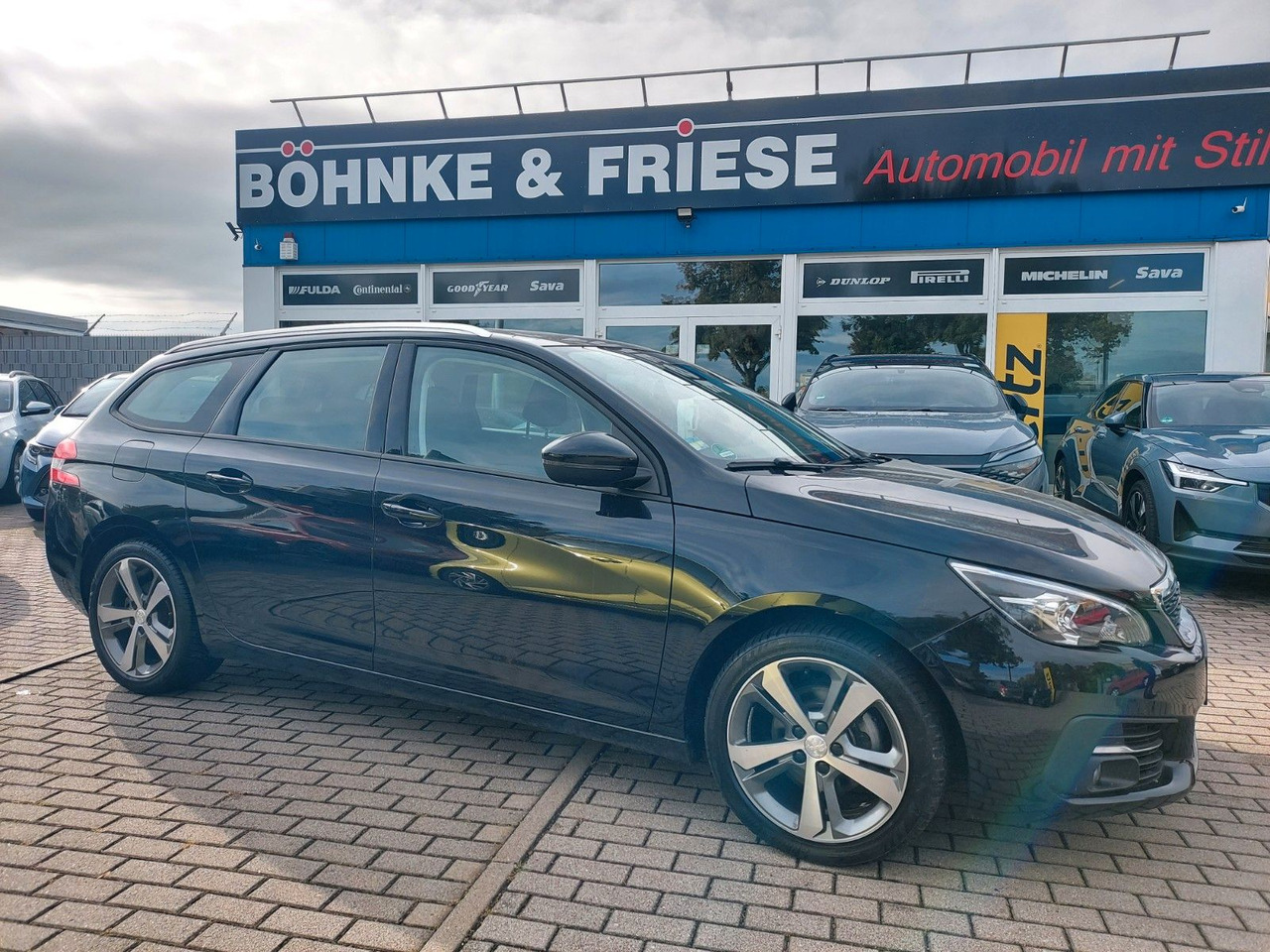 Peugeot 308 SW Active Business Panorama DAB Navi LED - Комби: снимка 2 Peugeot 308 SW Active Business Panorama DAB Navi LED - Комби: снимка 2