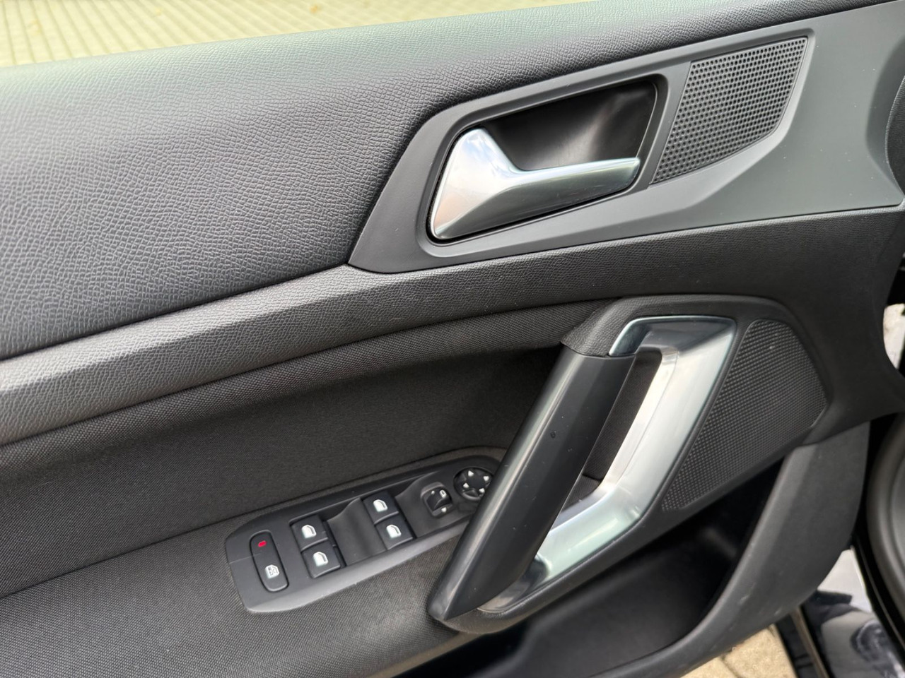 Комби Peugeot 308 SW Active TEMPOMAT NAVI KLIMAA NAVI: снимка 18