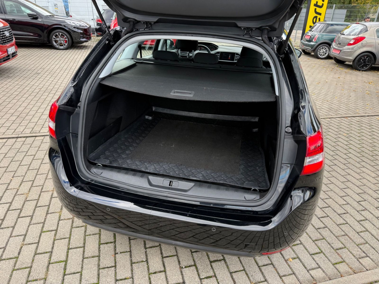 Комби Peugeot 308 SW Active TEMPOMAT NAVI KLIMAA NAVI: снимка 12