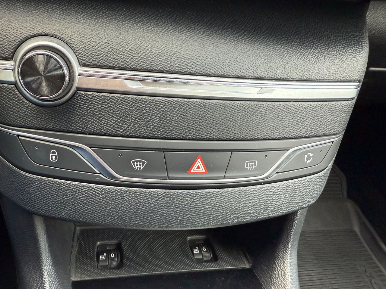 Комби Peugeot 308 SW Active TEMPOMAT NAVI KLIMAA NAVI: снимка 17