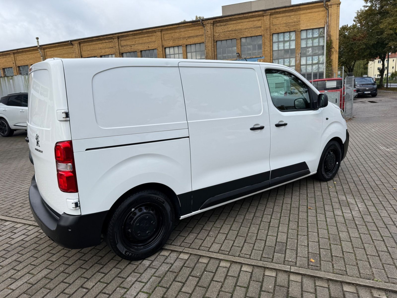 Peugeot Expert Kasten Premium L2 SHZ KLIMA STANDHEIZUNG - Пътнически бус: снимка 4 Peugeot Expert Kasten Premium L2 SHZ KLIMA STANDHEIZUNG - Пътнически бус: снимка 4