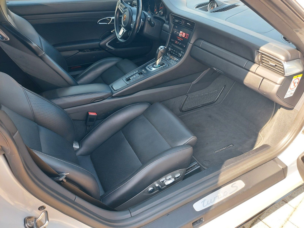 Лек автомобил Porsche 911 Turbo S Cabriolet ACC Bose Sitzlüft Garantie: снимка 18
