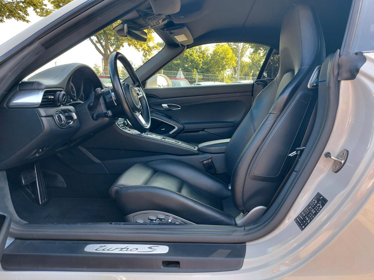 Лек автомобил Porsche 911 Turbo S Cabriolet ACC Bose Sitzlüft Garantie: снимка 6