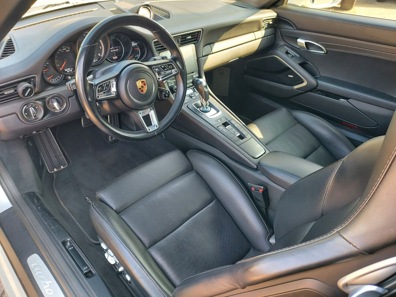 Лек автомобил Porsche 911 Turbo S Cabriolet ACC Bose Sitzlüft Garantie: снимка 7