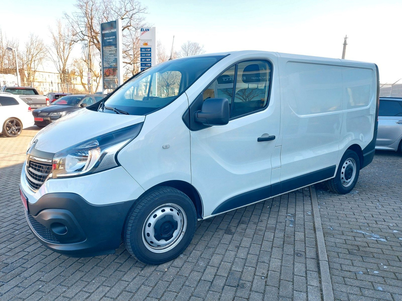 Renault Trafic Kasten L1H1 2,8t Komfort Klima Navi Tempo Renault Trafic Kasten L1H1 2,8t Komfort Klima Navi Tempo - Микробус, Пътнически бус: снимка 1 Renault Trafic Kasten L1H1 2,8t Komfort Klima Navi Tempo Renault Trafic Kasten L1H1 2,8t Komfort Klima Navi Tempo - Микробус, Пътнически бус: снимка 1