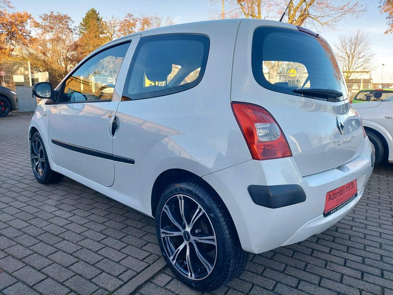 Renault Twingo Authentique 8x Räder - Лек автомобил: снимка 4 Renault Twingo Authentique 8x Räder - Лек автомобил: снимка 4