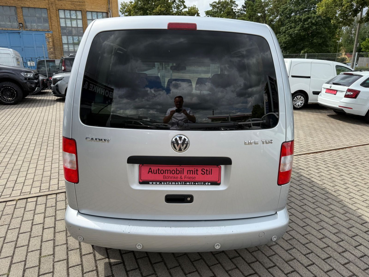 Volkswagen Caddy Life Team 5 Sitze Klima Sitzheiz. PDC - Пътнически бус: снимка 5 Volkswagen Caddy Life Team 5 Sitze Klima Sitzheiz. PDC - Пътнически бус: снимка 5