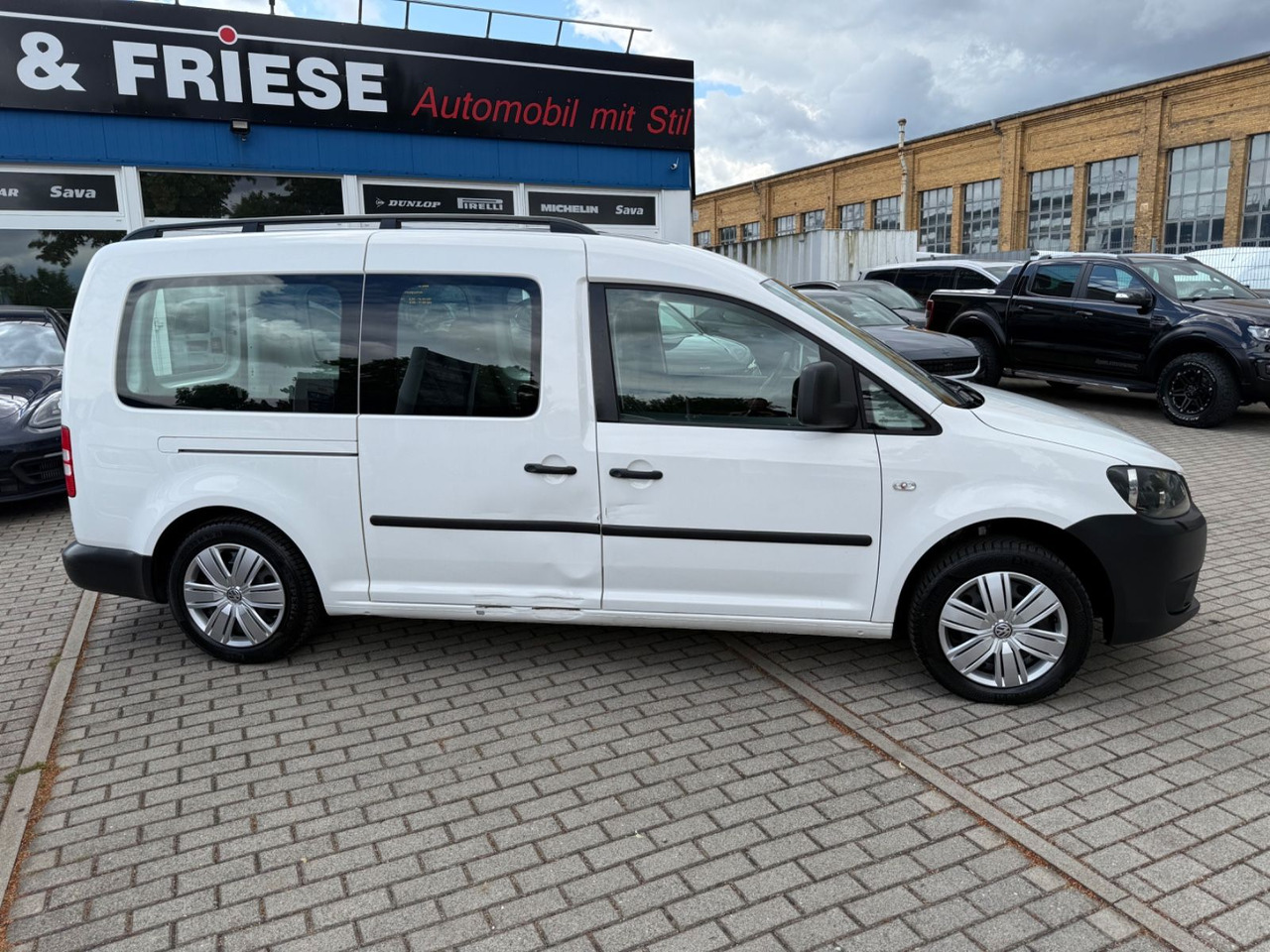 Volkswagen Caddy Maxi KastenKombi 5 SITZER KLIMAA SHZ AHK - Пътнически бус: снимка 3 Volkswagen Caddy Maxi KastenKombi 5 SITZER KLIMAA SHZ AHK - Пътнически бус: снимка 3