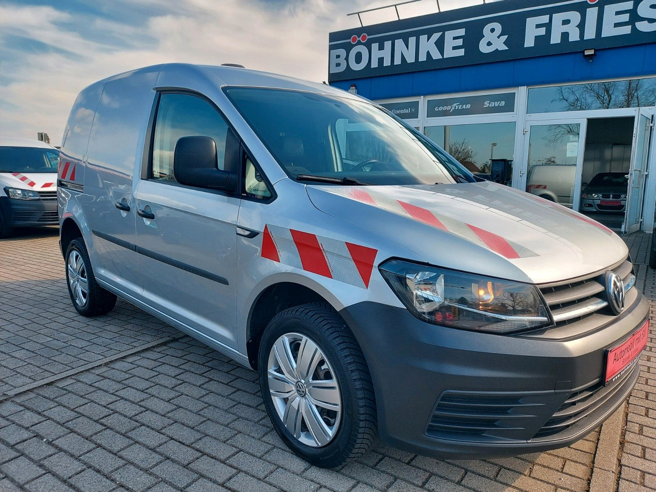 Volkswagen Caddy Nfz Kasten BMT 4Motion Navi Klima Standhei - Пътнически бус: снимка 3 Volkswagen Caddy Nfz Kasten BMT 4Motion Navi Klima Standhei - Пътнически бус: снимка 3