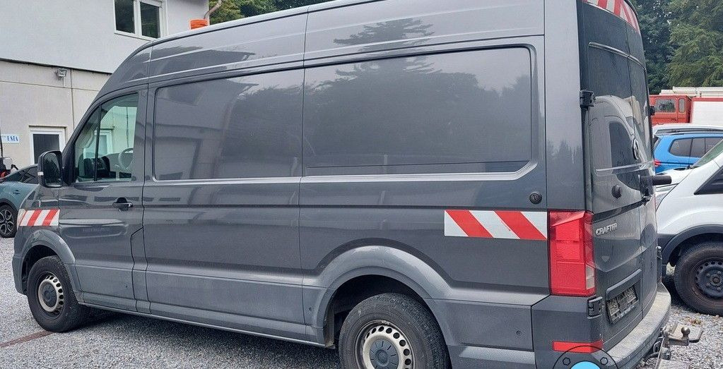 Volkswagen Crafter Kasten 35 M Lang Hochdach DSG LED AHK - Пътнически бус: снимка 4 Volkswagen Crafter Kasten 35 M Lang Hochdach DSG LED AHK - Пътнически бус: снимка 4