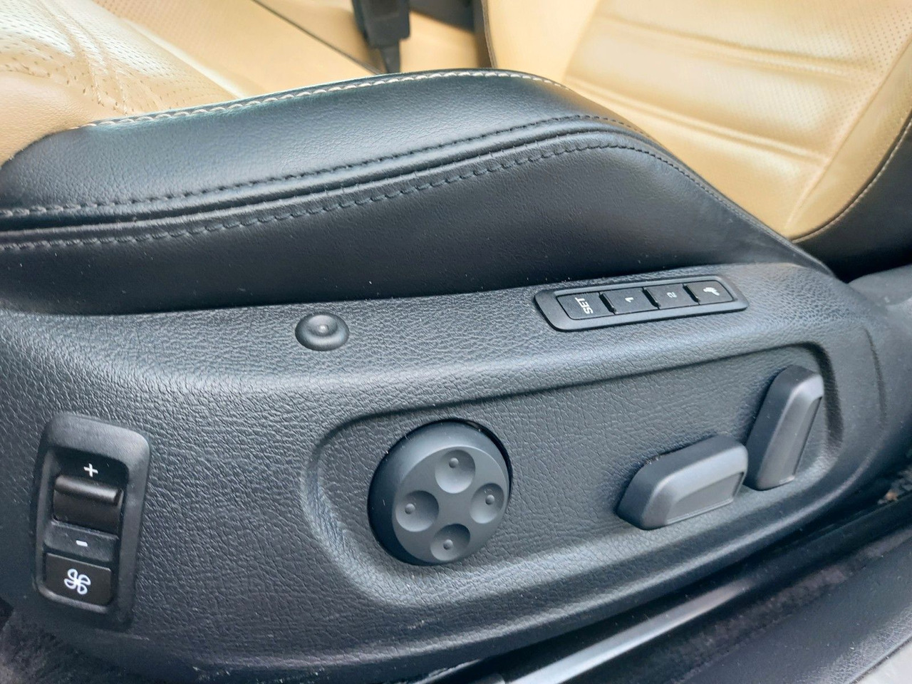 Volkswagen Passat CC DSG Sitzbelüftung ACC Radar Standheiz - Седан: снимка 2 Volkswagen Passat CC DSG Sitzbelüftung ACC Radar Standheiz - Седан: снимка 2