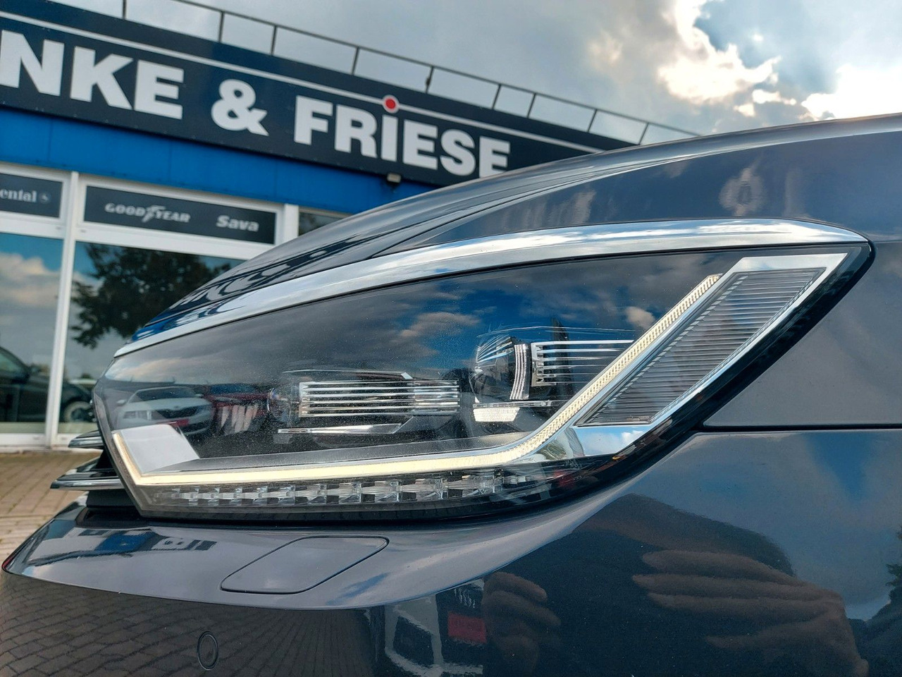 Volkswagen Passat Variant Highline 4Motion 4x4 Massage - Комби: снимка 3 Volkswagen Passat Variant Highline 4Motion 4x4 Massage - Комби: снимка 3