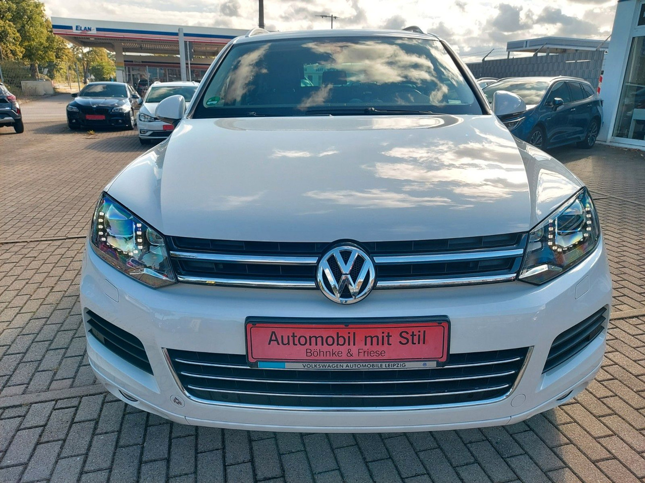 Volkswagen Touareg V6 TDI Xenon Leder DAB Luft Standheiz - Джип: снимка 2 Volkswagen Touareg V6 TDI Xenon Leder DAB Luft Standheiz - Джип: снимка 2