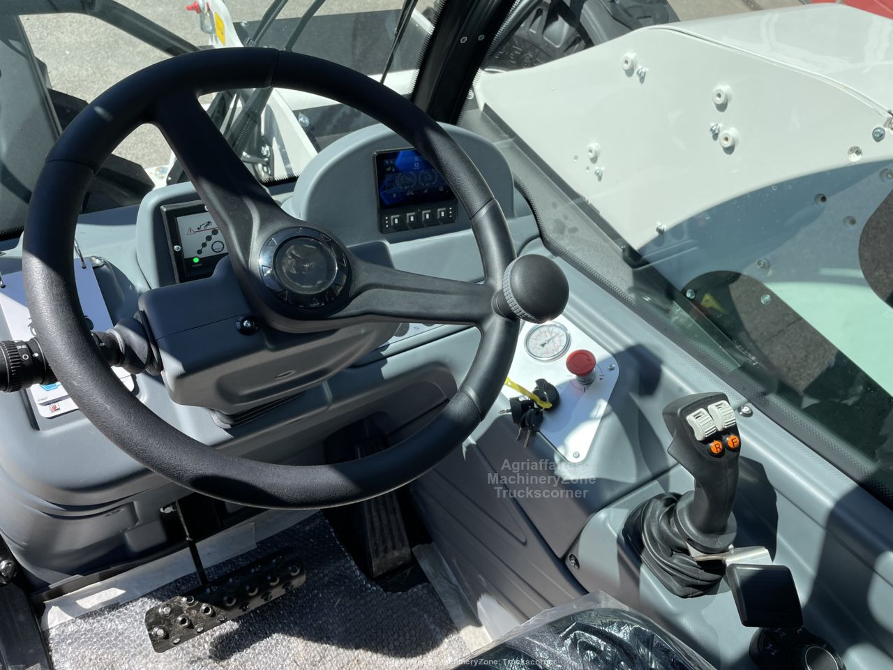 Faresin 6.26 FULL ELECTRIC - Компактен товарач: снимка 5 Faresin 6.26 FULL ELECTRIC - Компактен товарач: снимка 5