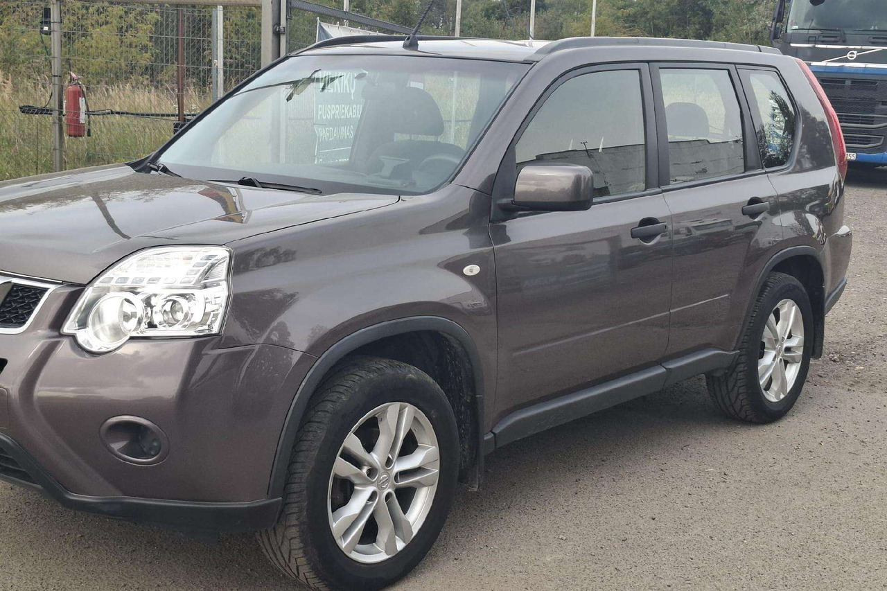 Nissan X-Trail - Джип: снимка 1 Nissan X-Trail - Джип: снимка 1