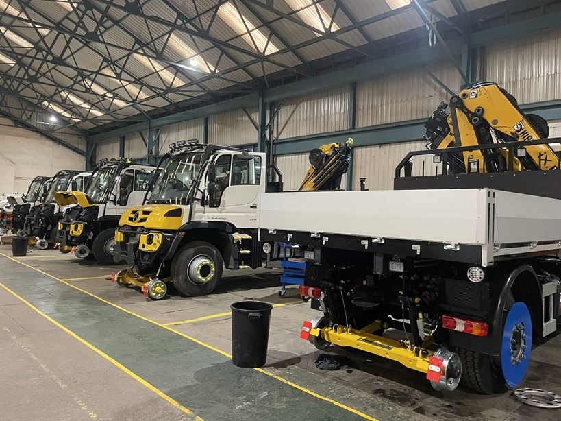 UNIMOG - Камион с кран: снимка 3 UNIMOG - Камион с кран: снимка 3