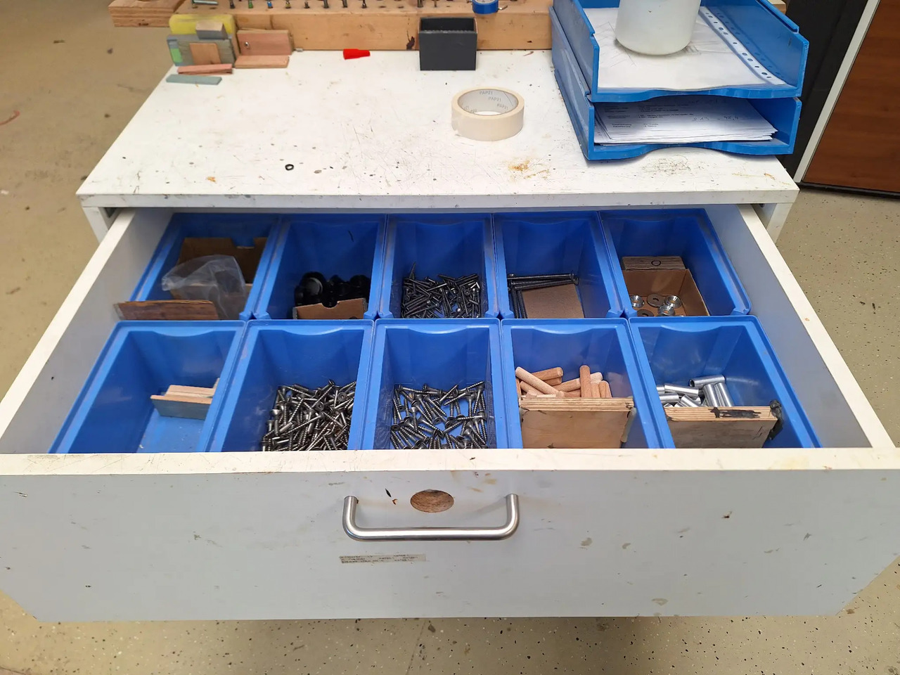 1 Stk. Arbeitsplatz - Оборудване за гаражи/ Работилници: снимка 3 1 Stk. Arbeitsplatz - Оборудване за гаражи/ Работилници: снимка 3