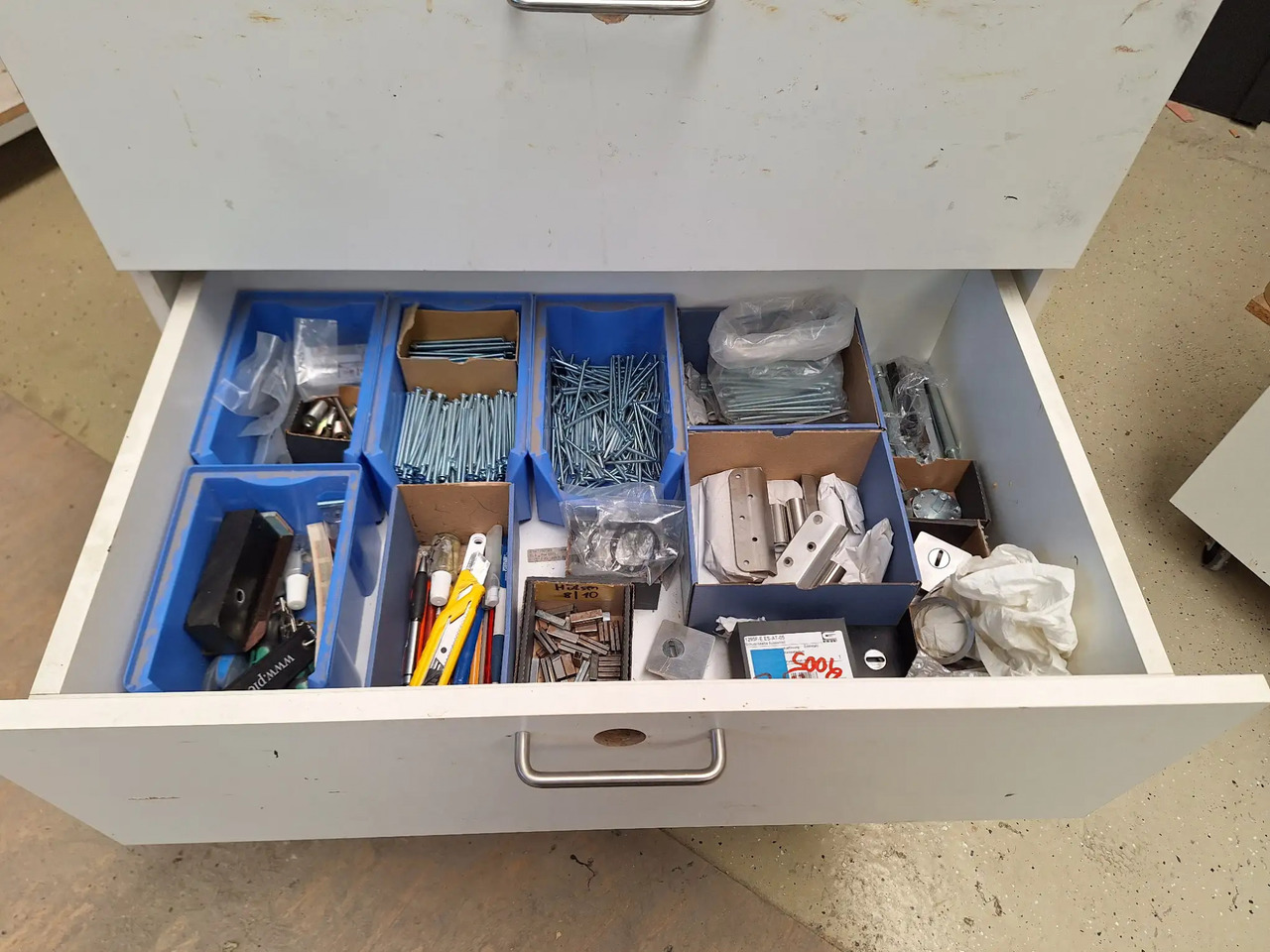 1 Stk. Arbeitsplatz - Оборудване за гаражи/ Работилници: снимка 4 1 Stk. Arbeitsplatz - Оборудване за гаражи/ Работилници: снимка 4