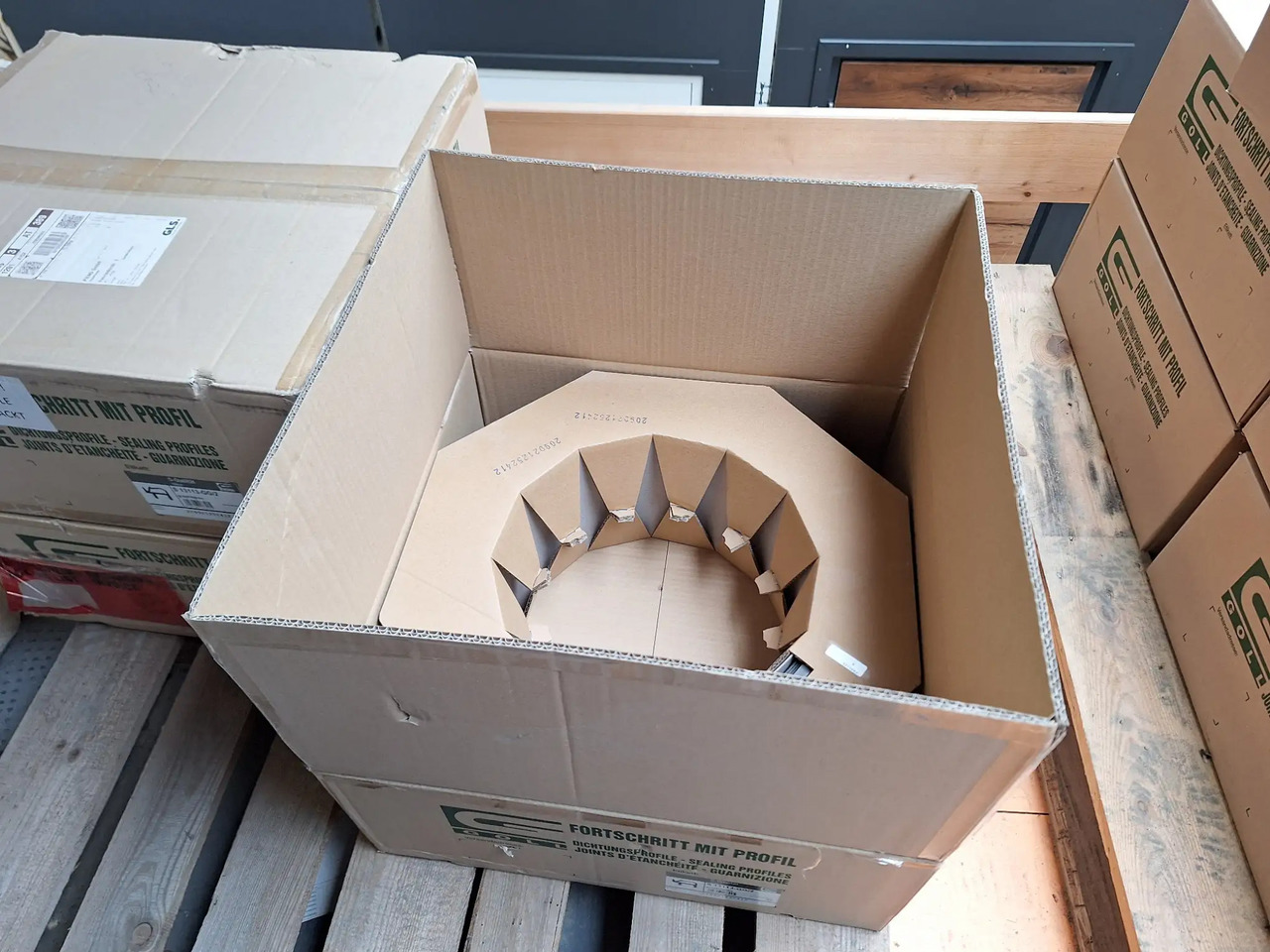 1 Stk. Dichtungsprofil (Goll) - Оборудване за гаражи/ Работилници: снимка 1 1 Stk. Dichtungsprofil (Goll) - Оборудване за гаражи/ Работилници: снимка 1