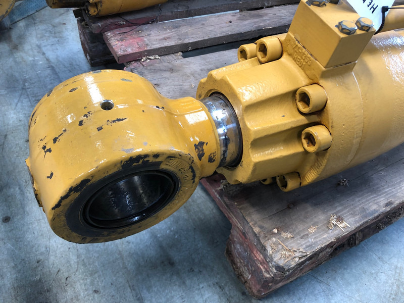 Caterpillar 322B Boomcylinder OEM 1184166 - Хидравлика: снимка 3 Caterpillar 322B Boomcylinder OEM 1184166 - Хидравлика: снимка 3