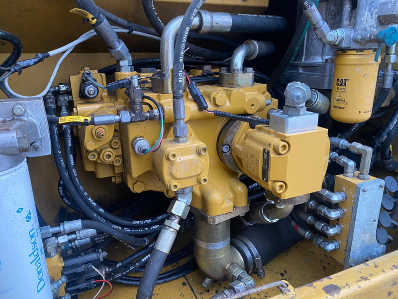 Верижен багер Caterpillar 323D NVT: снимка 20 Верижен багер Caterpillar 323D NVT: снимка 20