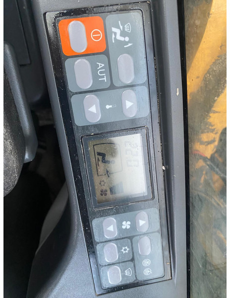 Верижен багер Caterpillar 323D NVT: снимка 10 Верижен багер Caterpillar 323D NVT: снимка 10