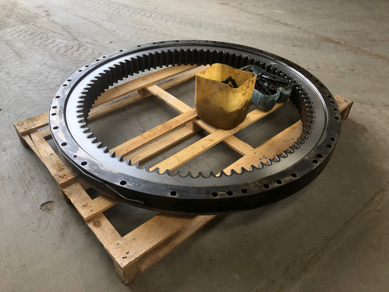 Caterpillar 330/336 Slewring OEM 3530487 - Рама/ Шаси: снимка 1 Caterpillar 330/336 Slewring OEM 3530487 - Рама/ Шаси: снимка 1