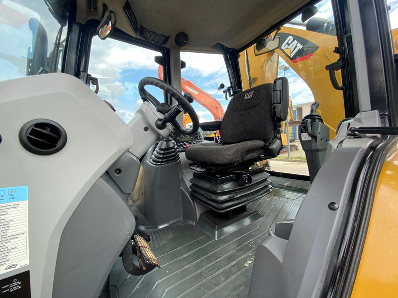 Caterpillar 432F2 NVT - Багер-товарач: снимка 3 Caterpillar 432F2 NVT - Багер-товарач: снимка 3