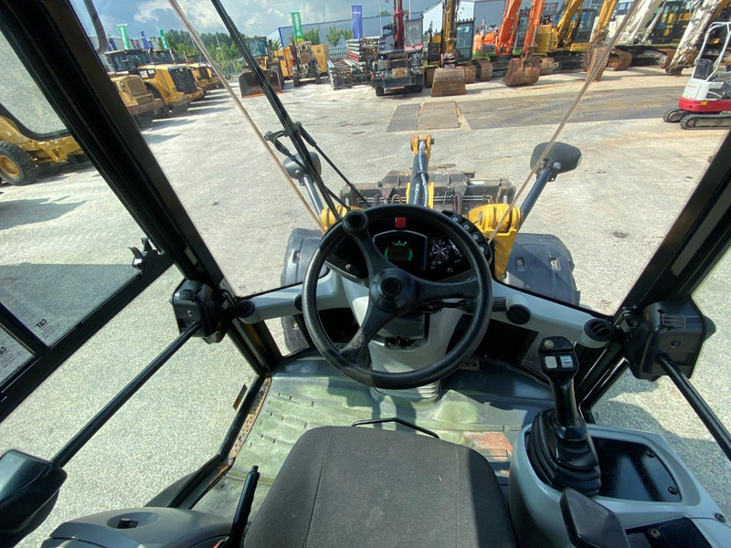 Caterpillar 908 H2 NVT - Товарач: снимка 4 Caterpillar 908 H2 NVT - Товарач: снимка 4