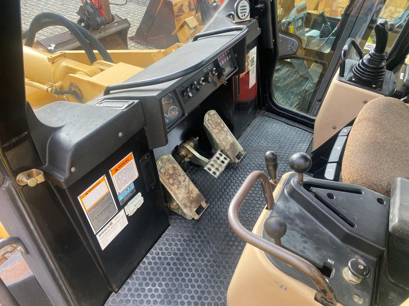 Caterpillar 953C NVT - Верижен товарач: снимка 5 Caterpillar 953C NVT - Верижен товарач: снимка 5