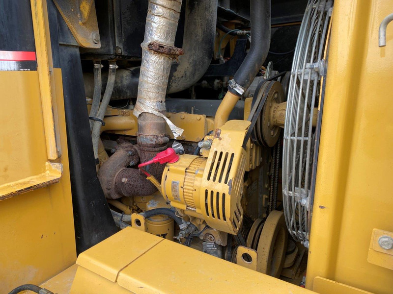 Верижен товарач Caterpillar 953C NVT: снимка 16