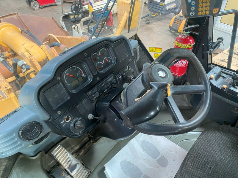 Caterpillar 962H NVT - Колесен товарач: снимка 3 Caterpillar 962H NVT - Колесен товарач: снимка 3