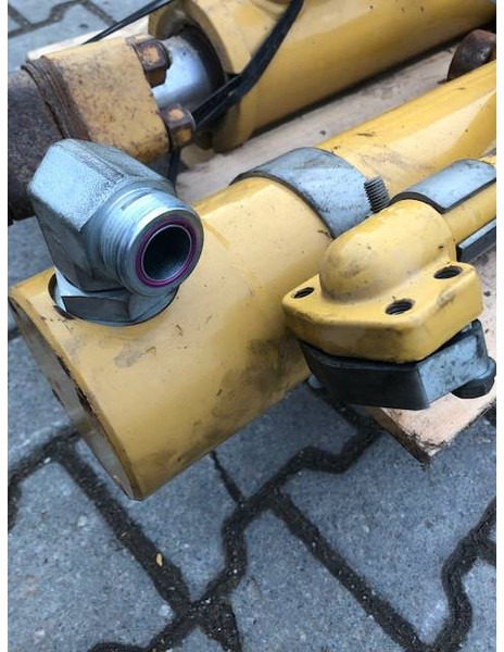 Caterpillar D6 R/T Lift Cilinder OEM 2274008/2274007 - Хидравлика: снимка 1 Caterpillar D6 R/T Lift Cilinder OEM 2274008/2274007 - Хидравлика: снимка 1