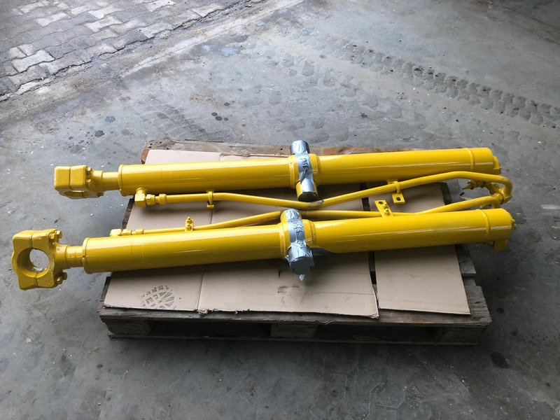 Komatsu D65-15 EX/PX Blade Lift Cylinder OEM 707-02-X0220 - Хидравлика: снимка 1 Komatsu D65-15 EX/PX Blade Lift Cylinder OEM 707-02-X0220 - Хидравлика: снимка 1