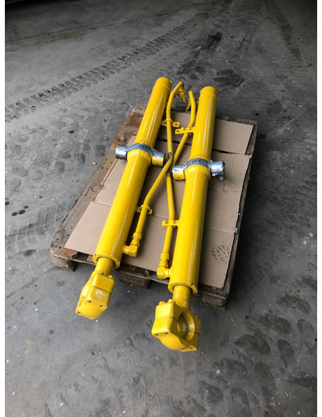 Komatsu D65-15 EX/PX Blade Lift Cylinder OEM 707-02-X0220 - Хидравлика: снимка 2 Komatsu D65-15 EX/PX Blade Lift Cylinder OEM 707-02-X0220 - Хидравлика: снимка 2