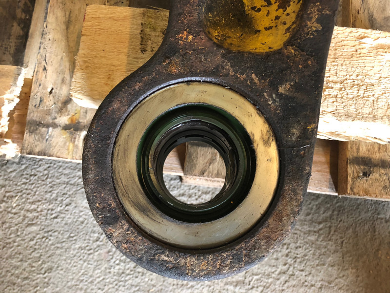 Komatsu D65 EX-15 Equalizer Bar OEM 14X-50-11110 - Рама/ Шаси: снимка 3 Komatsu D65 EX-15 Equalizer Bar OEM 14X-50-11110 - Рама/ Шаси: снимка 3