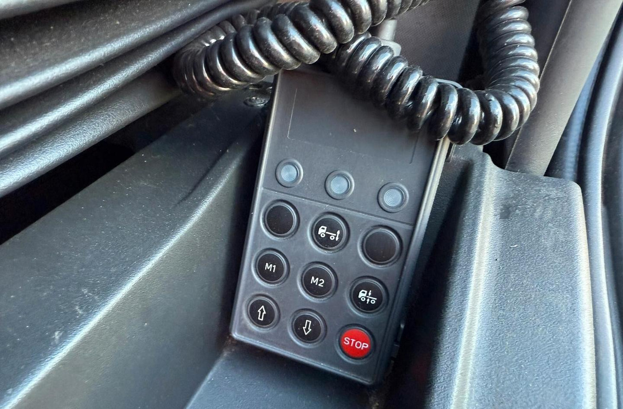 Камион с брезент Iveco: снимка 8 Камион с брезент Iveco: снимка 8