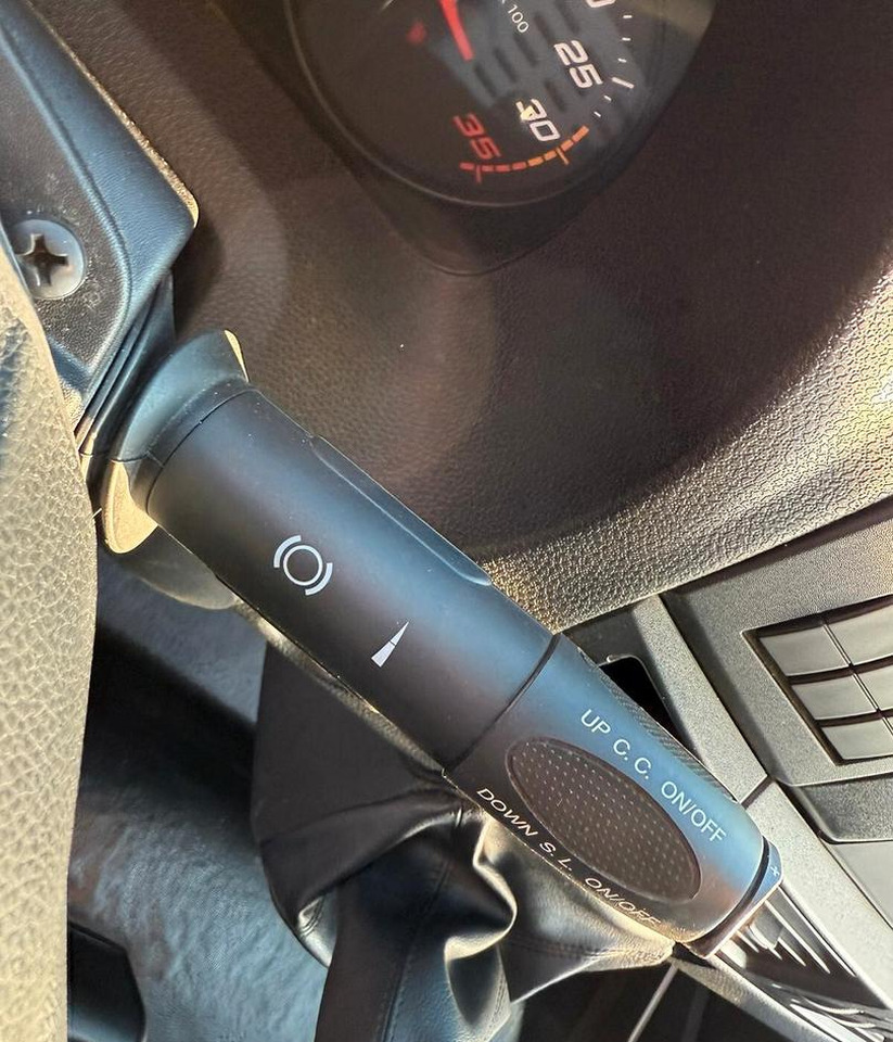 Камион с брезент Iveco: снимка 7 Камион с брезент Iveco: снимка 7