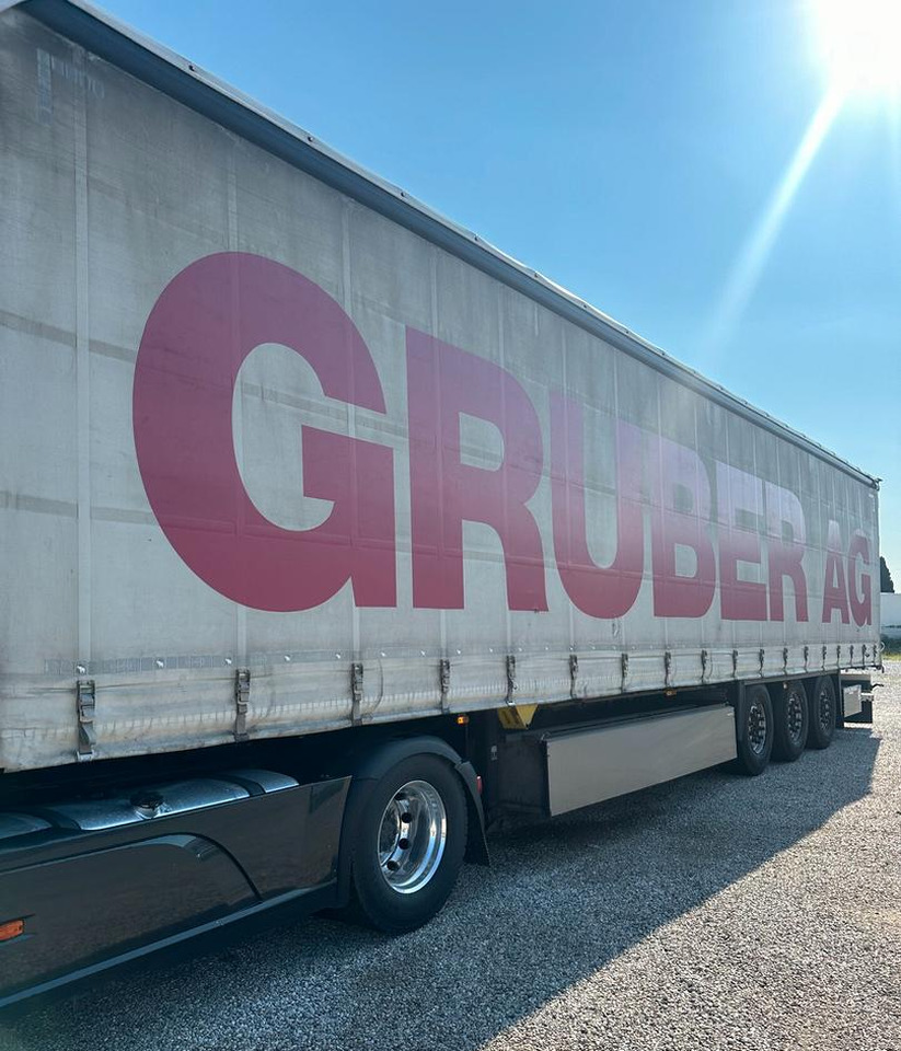 Schmitz Cargobull SANH SCB S3T - Брезентово полуремарке: снимка 1 Schmitz Cargobull SANH SCB S3T - Брезентово полуремарке: снимка 1