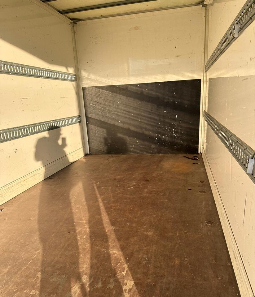 Volkswagen - Лекотоварен автомобил фургон: снимка 5 Volkswagen - Лекотоварен автомобил фургон: снимка 5