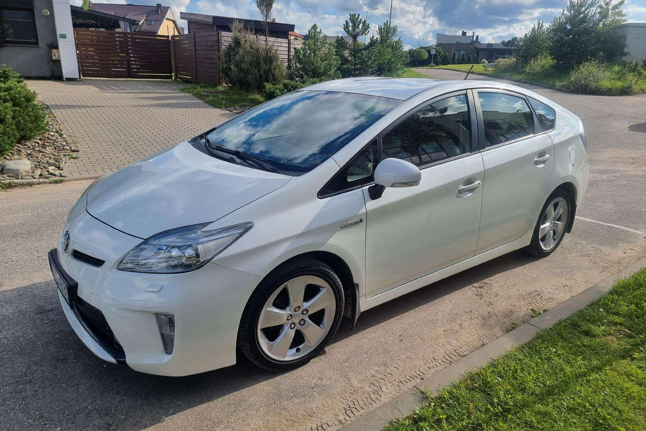 Toyota Corolla - Лек автомобил: снимка 5 Toyota Corolla - Лек автомобил: снимка 5