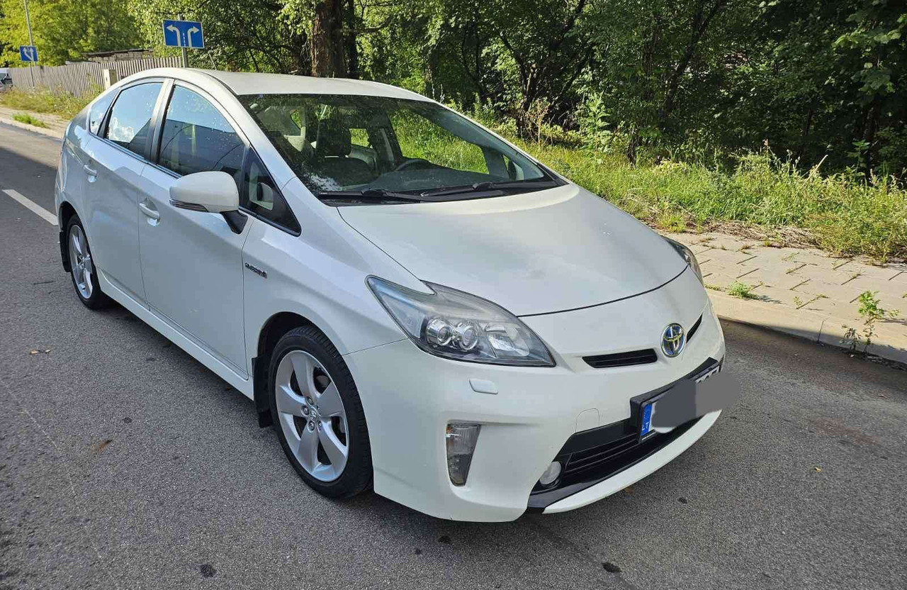 Toyota Corolla - Лек автомобил: снимка 4 Toyota Corolla - Лек автомобил: снимка 4