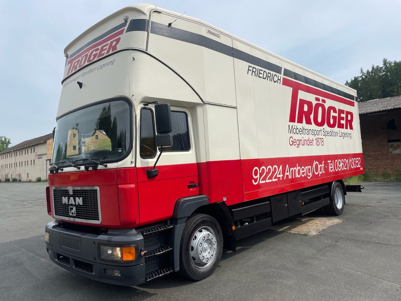 MAN 18.264 M40 Wohnmobil/4xBett/AC/Standheizung/EU2 - Камион фургон: снимка 3 MAN 18.264 M40 Wohnmobil/4xBett/AC/Standheizung/EU2 - Камион фургон: снимка 3