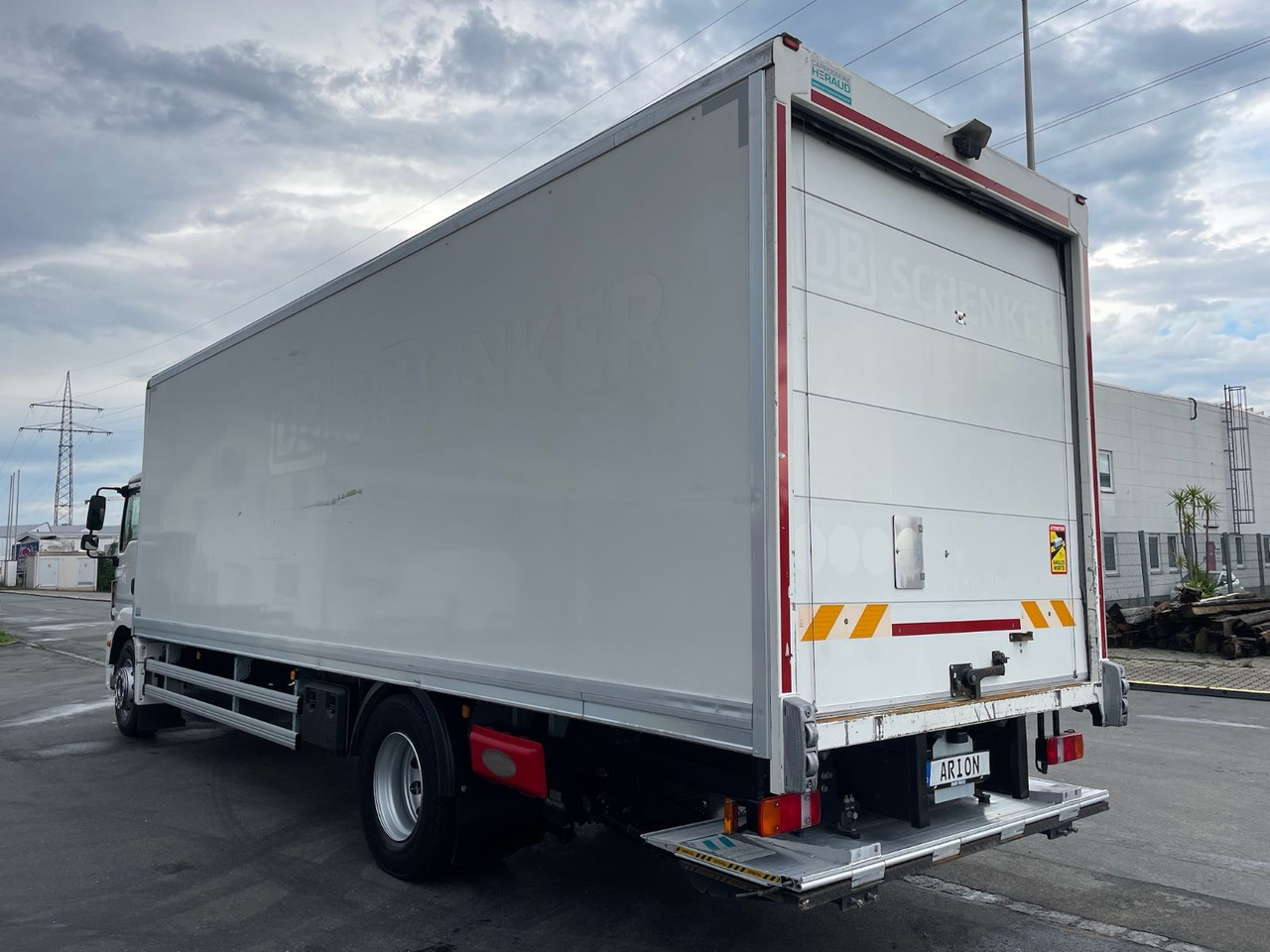 MAN TGM 18.290 4x2 BL Koffer/LBW/PALFINGER/8,2m/EU6 - Камион фургон: снимка 3 MAN TGM 18.290 4x2 BL Koffer/LBW/PALFINGER/8,2m/EU6 - Камион фургон: снимка 3