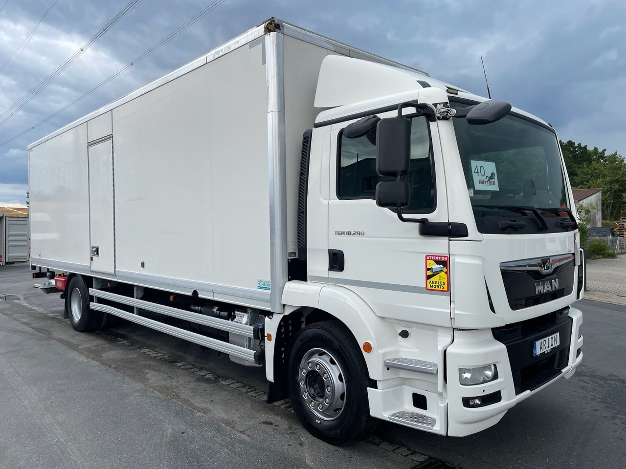 MAN TGM 18.290 4x2 BL Koffer/LBW/PALFINGER/8,2m/EU6 - Камион фургон: снимка 1 MAN TGM 18.290 4x2 BL Koffer/LBW/PALFINGER/8,2m/EU6 - Камион фургон: снимка 1
