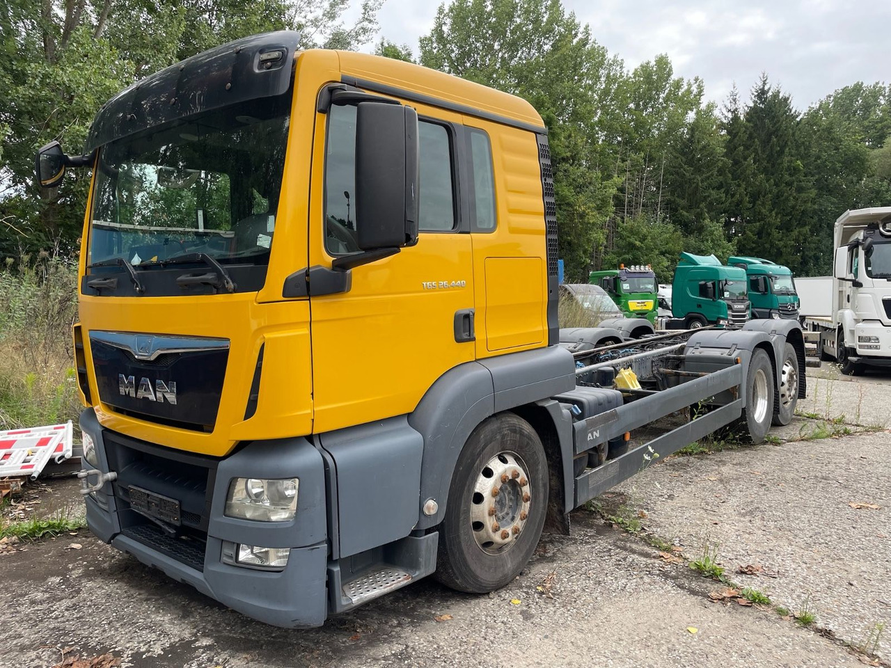 MAN TGS 26.440 6x2-4 LL Chassis/KURBELWELLE DEFEKT - Шаси кабина: снимка 3 MAN TGS 26.440 6x2-4 LL Chassis/KURBELWELLE DEFEKT - Шаси кабина: снимка 3
