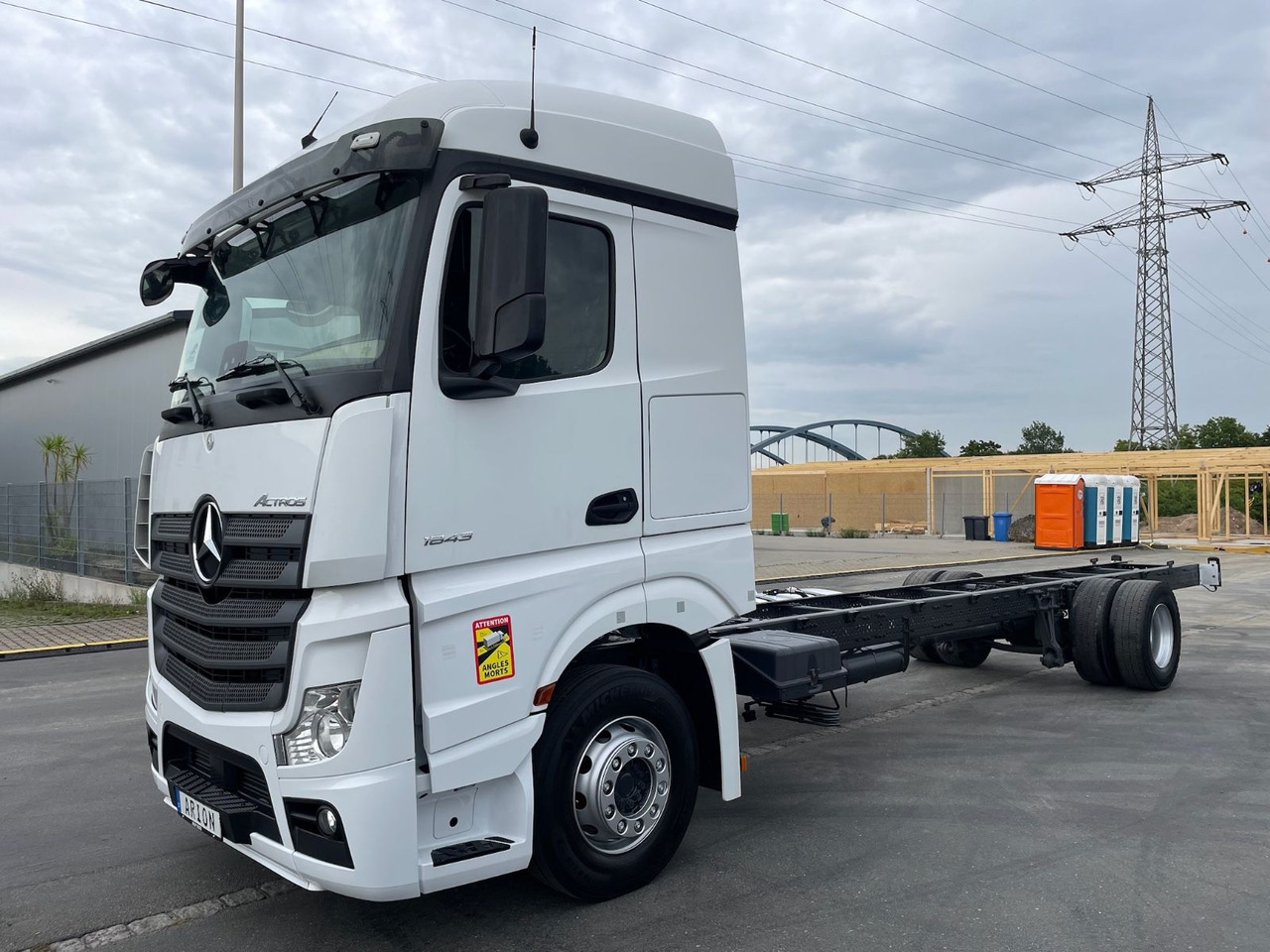 Mercedes-Benz Actros 4 1843 4x2 Fahrgestell/9500mm/StandAC/ACC - Шаси кабина: снимка 3 Mercedes-Benz Actros 4 1843 4x2 Fahrgestell/9500mm/StandAC/ACC - Шаси кабина: снимка 3