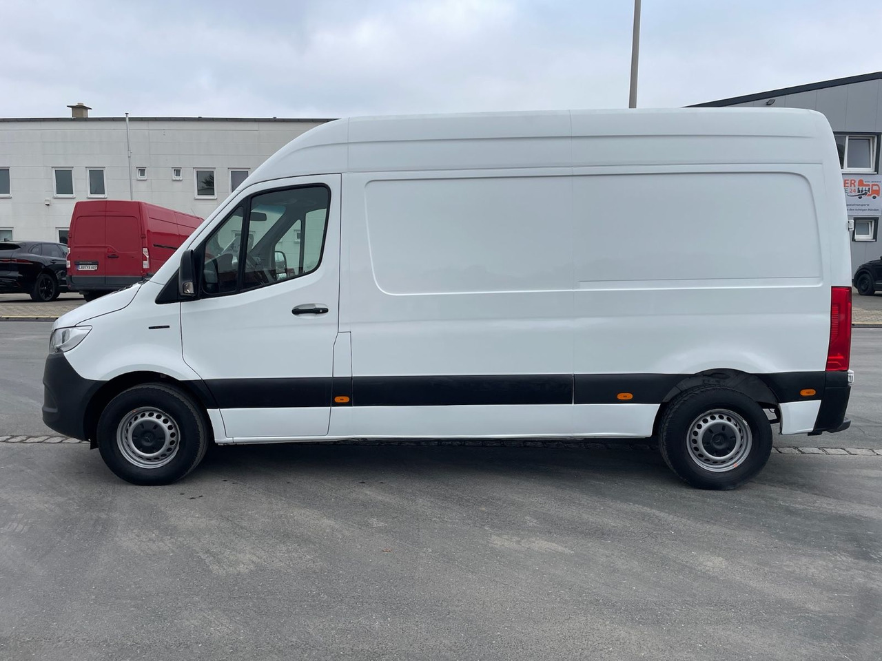 Mercedes-Benz eSprinter L2H2 Kastenwagen/47KW/AC/Kamera - Товарен бус, Електрически бус: снимка 4 Mercedes-Benz eSprinter L2H2 Kastenwagen/47KW/AC/Kamera - Товарен бус, Електрически бус: снимка 4